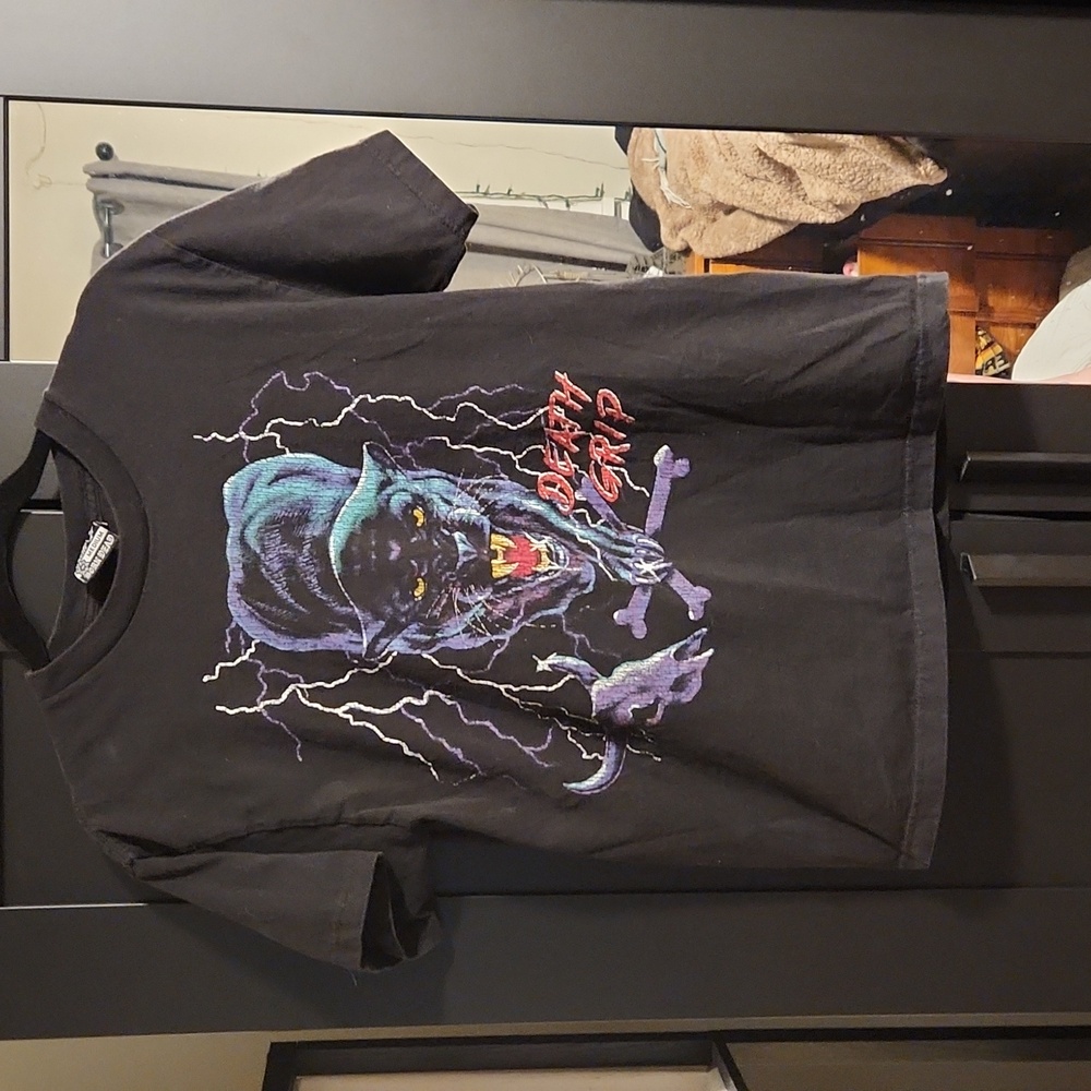Born Dead Clothing Death Grip Tshirt medium